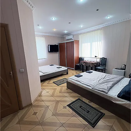 Mini Leon Penzion Lalovo